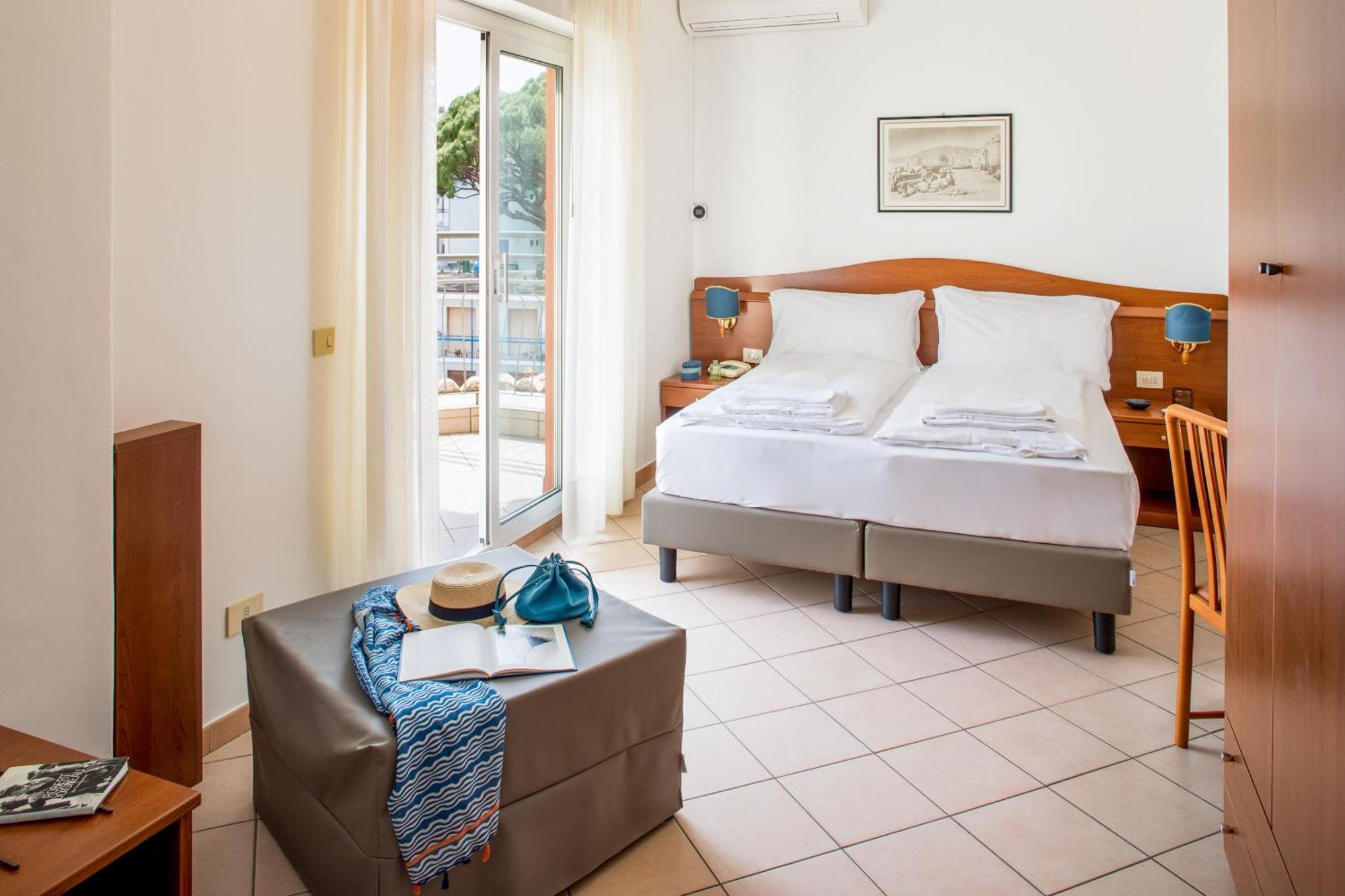 Hotel Tritone Laigueglia Luaran gambar