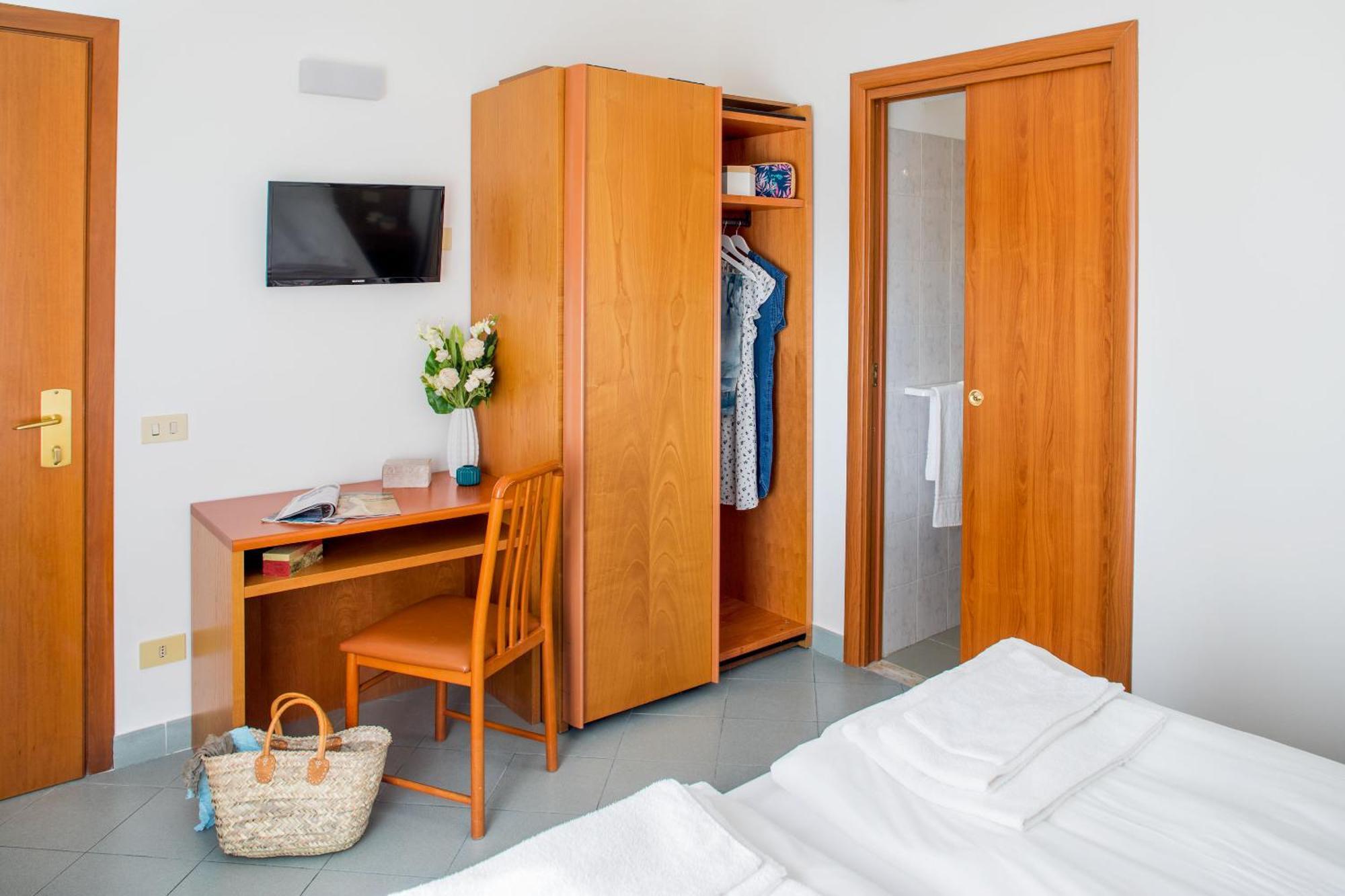 Hotel Tritone Laigueglia Luaran gambar
