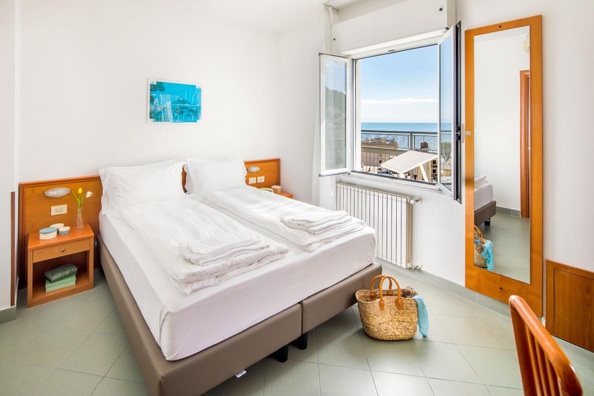 Hotel Tritone Laigueglia Luaran gambar