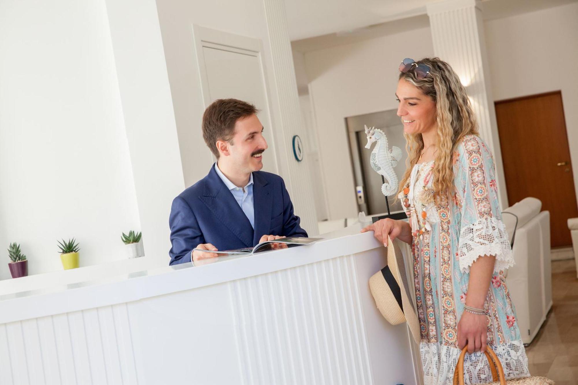 Hotel Tritone Laigueglia Luaran gambar